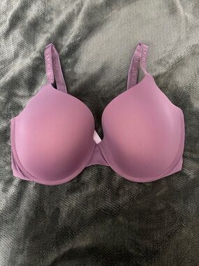 Victoria's Secret Body by Victoria Molded T-Shirt Bra